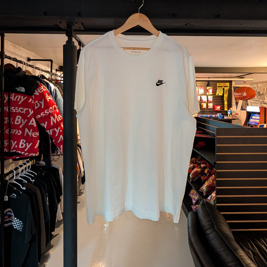 Nike NSW Club Sportswear Tee